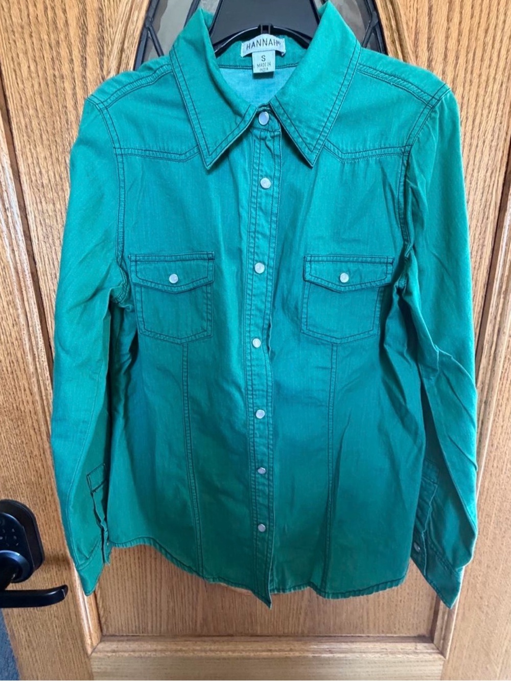 Hannah Women’s Green Button-Up Shirt